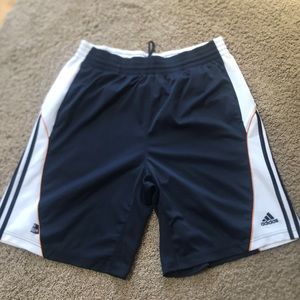 Like New Adidas men’s basketball short sz L